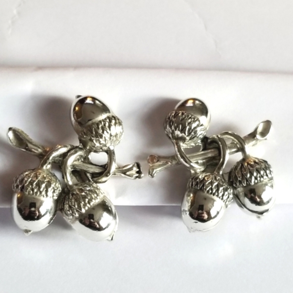 Vintage acorn clip on earrings silver tone clipon oak tree leaf nature
